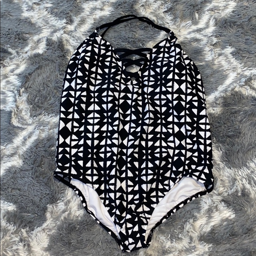 Black & White One piece